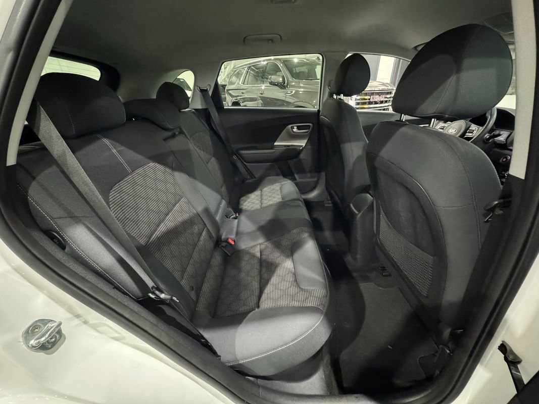 Used 2019 Kia Niro LX image 30