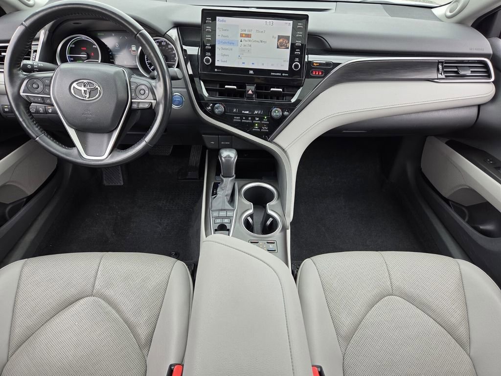 Used 2022 Toyota Camry XLE w/ Navigation Upgrade Package image 8