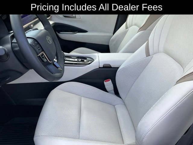 Used 2025 Toyota Crown w/ Advanced Technology Package AWD/4WD image 5