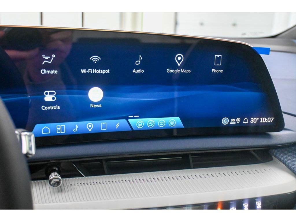 New 2026 Cadillac Optiq Luxury 2 image 31