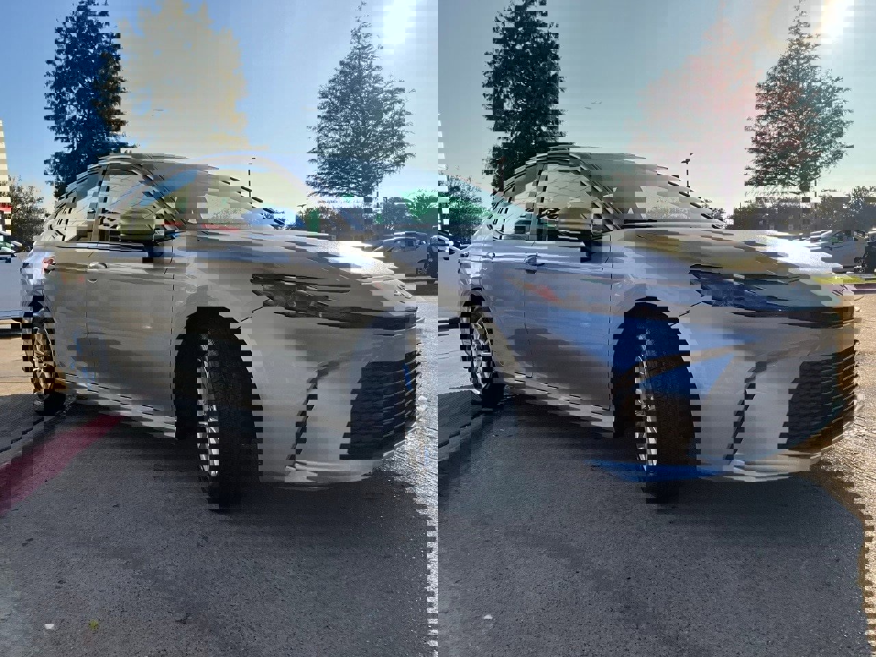 Used 2025 Toyota Camry LE image 5