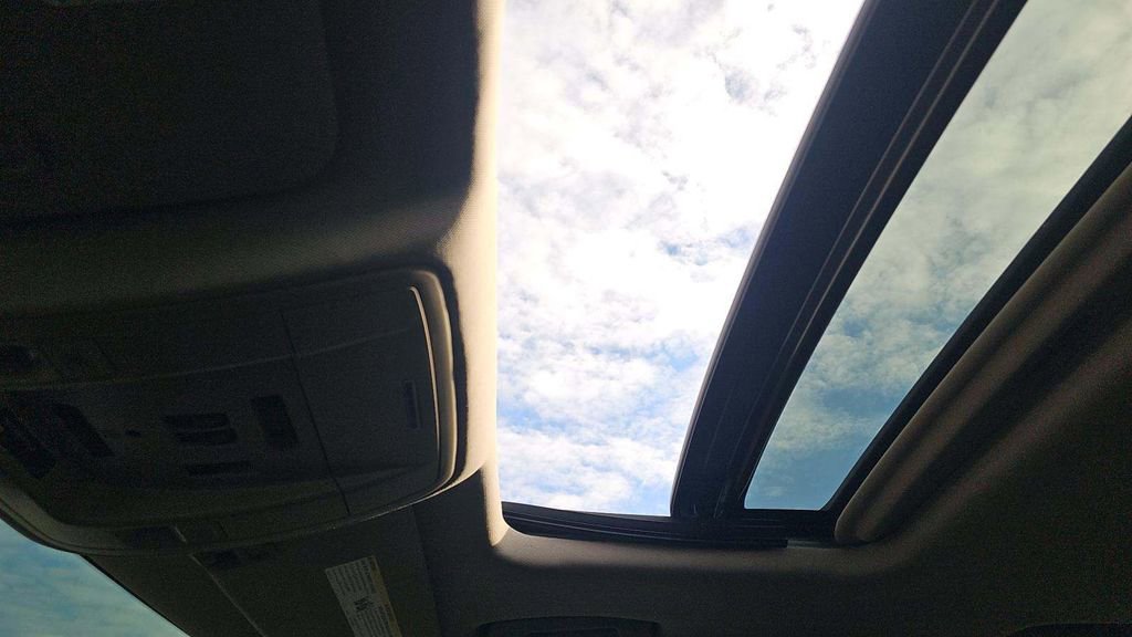 Used 2017 Chevrolet Silverado 1500 High Country image 16