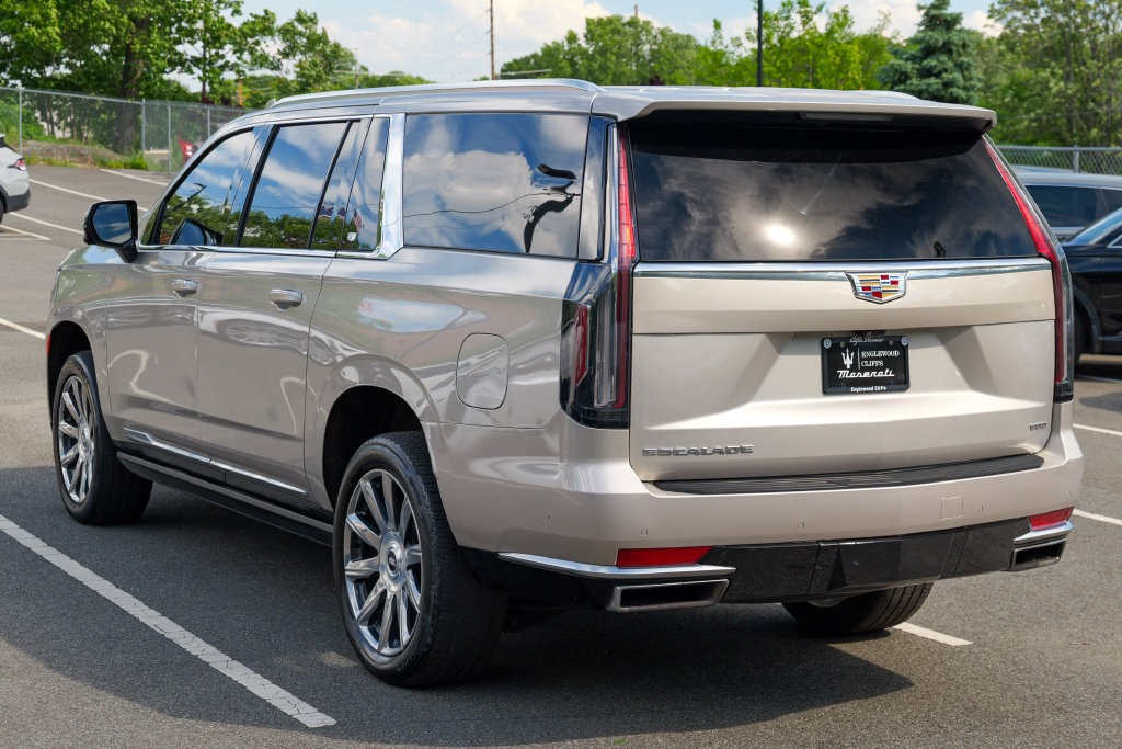 Used 2024 Cadillac Escalade ESV Premium Luxury Platinum AWD/4WD image 5