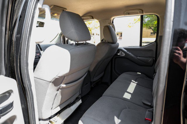 Used 2021 Nissan Frontier SV w/ Midnight Edition Floor Mats image 34