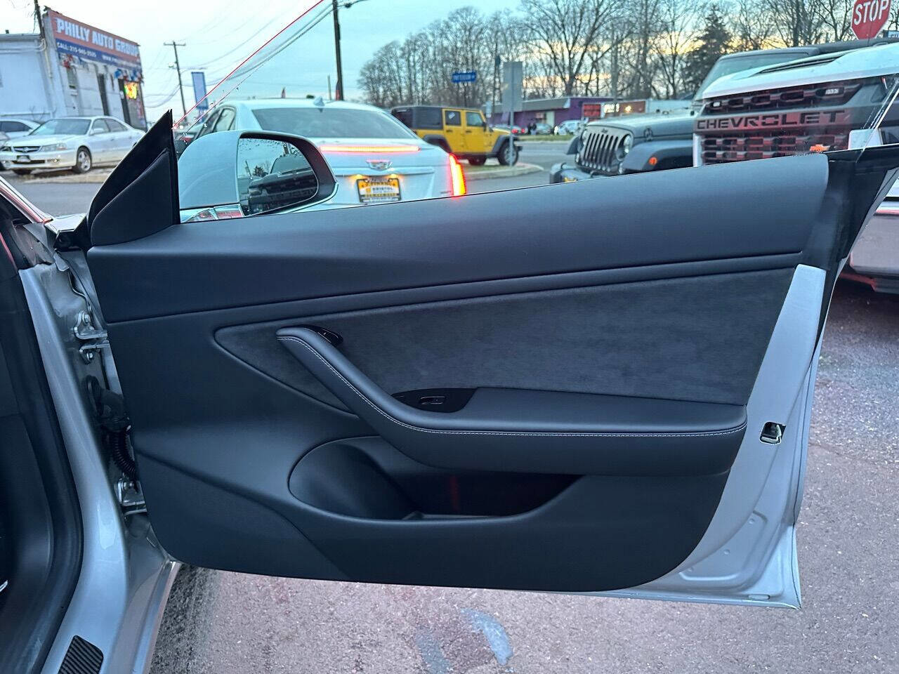 Used 2018 Tesla Model 3 Long Range image 19