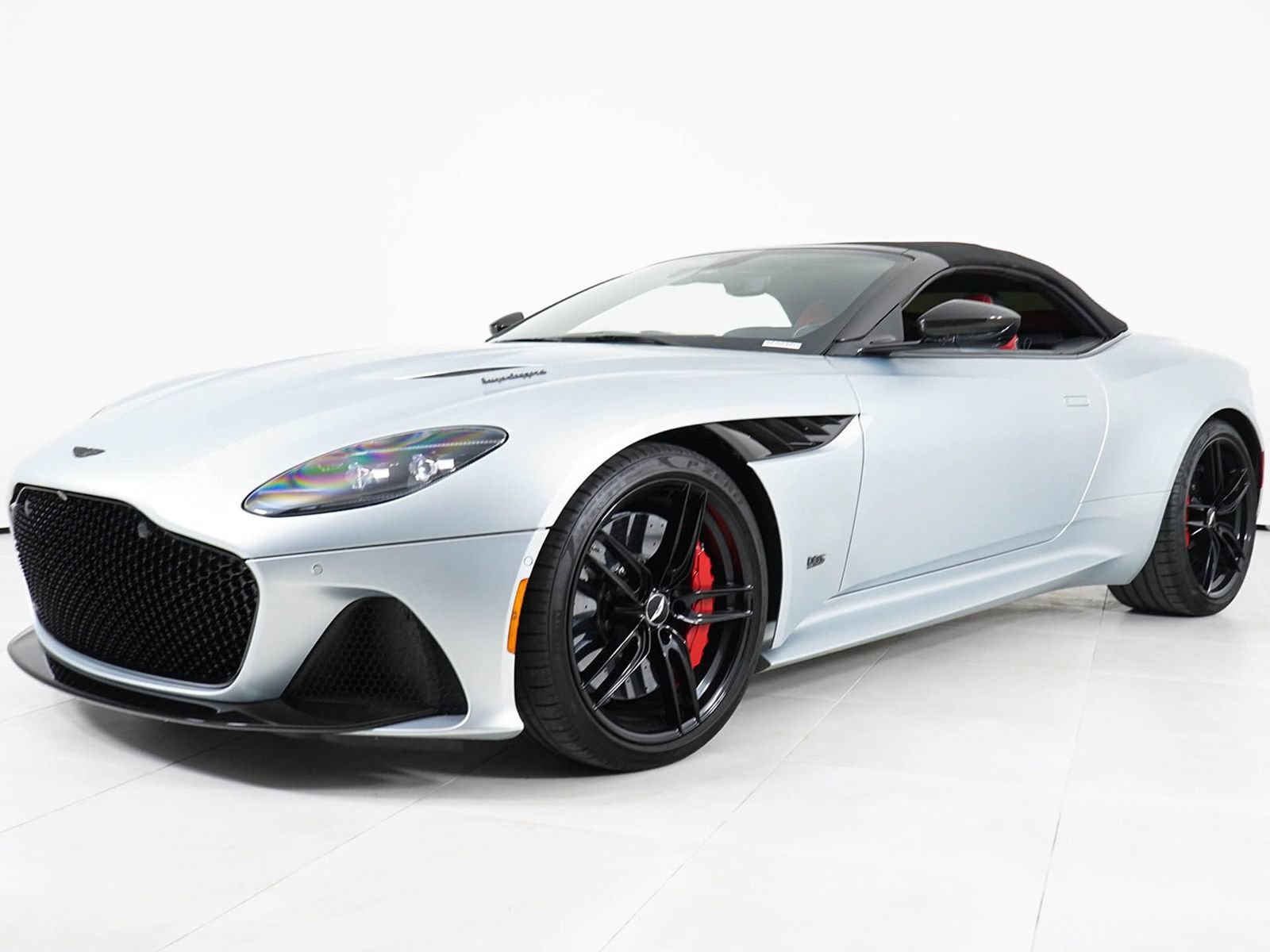 Used 2020 Aston Martin DBS Superleggera Volante RWD image 19