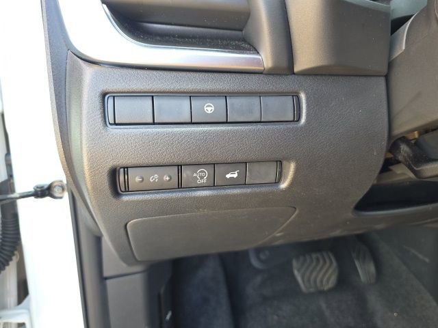 Used 2023 Nissan Rogue SV w/ SV Premium B Package image 15