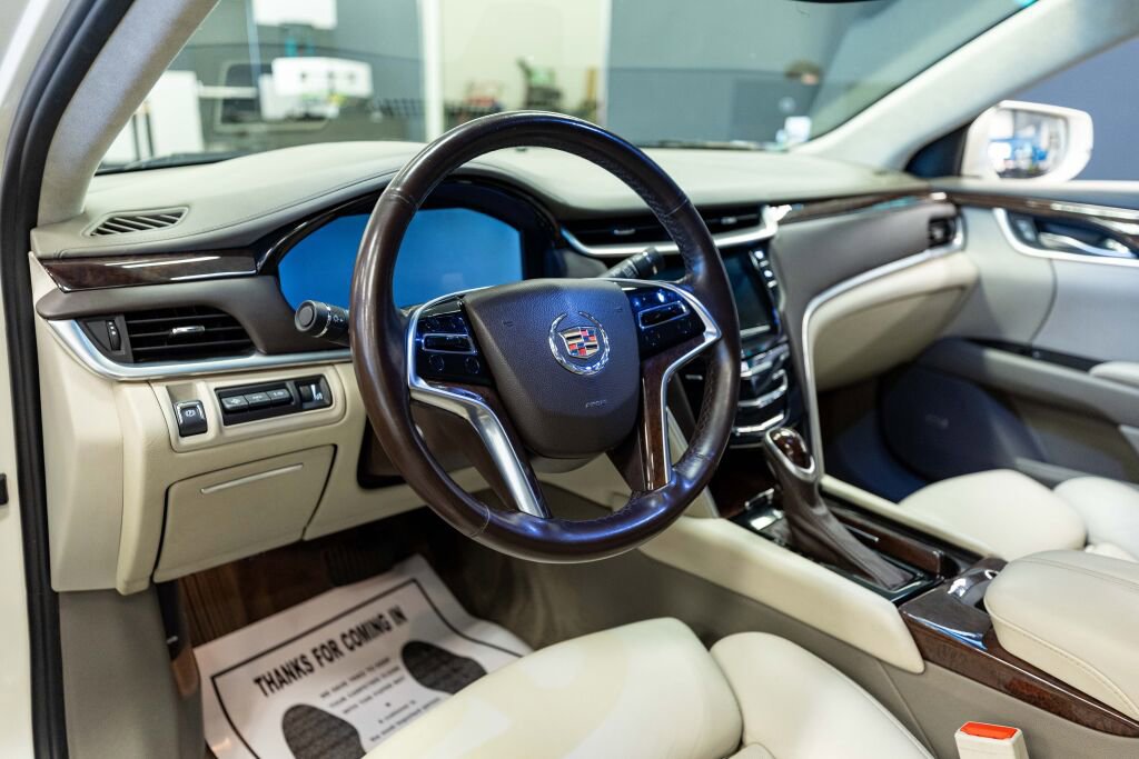 Used 2013 Cadillac XTS Platinum image 9