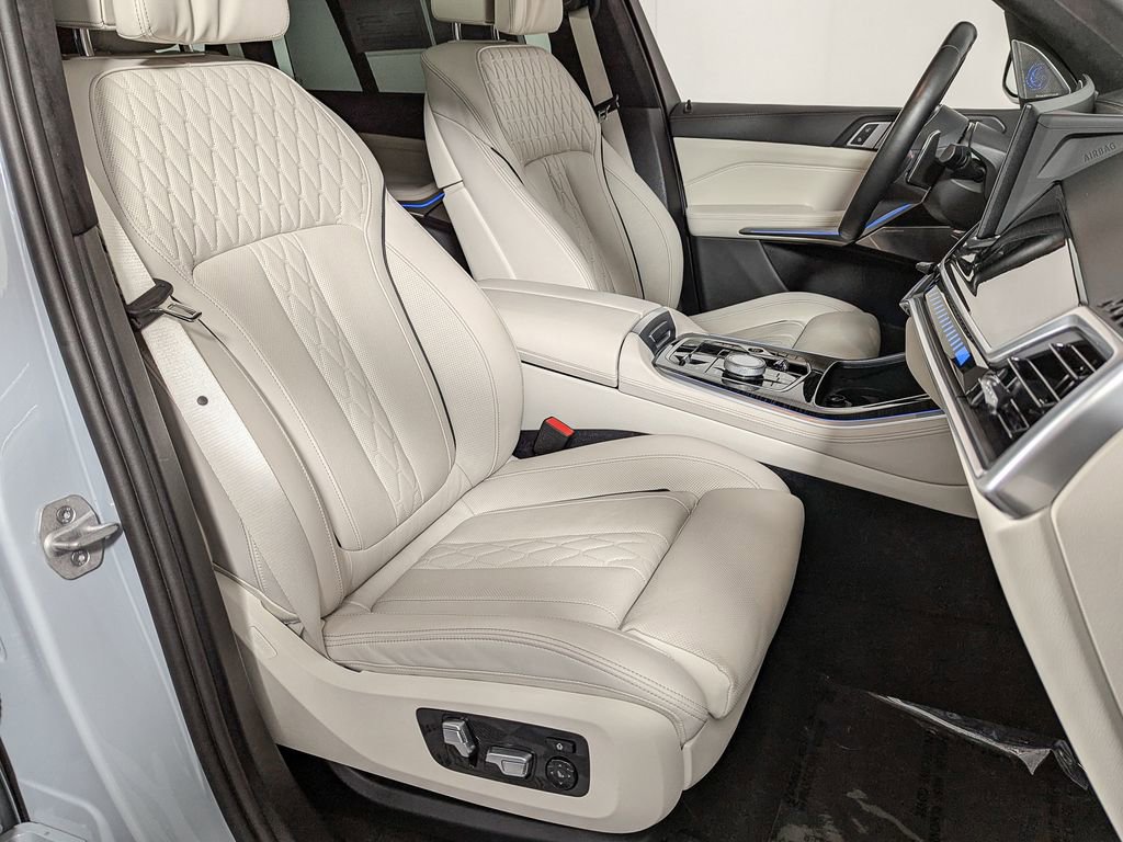 Certified 2024 BMW X5 M60i AWD/4WD image 30