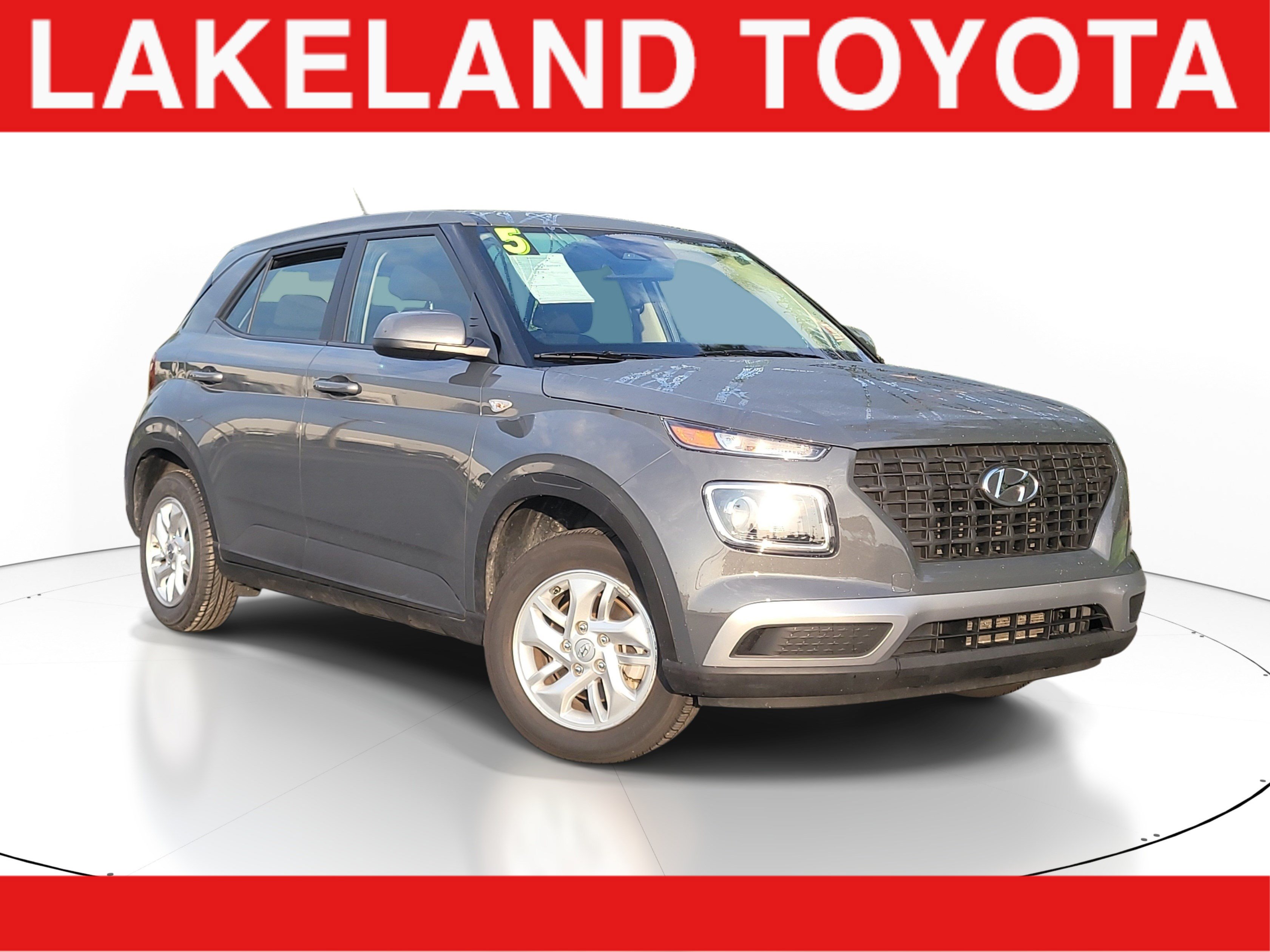Used 2025 Hyundai Venue SE FWD image 1