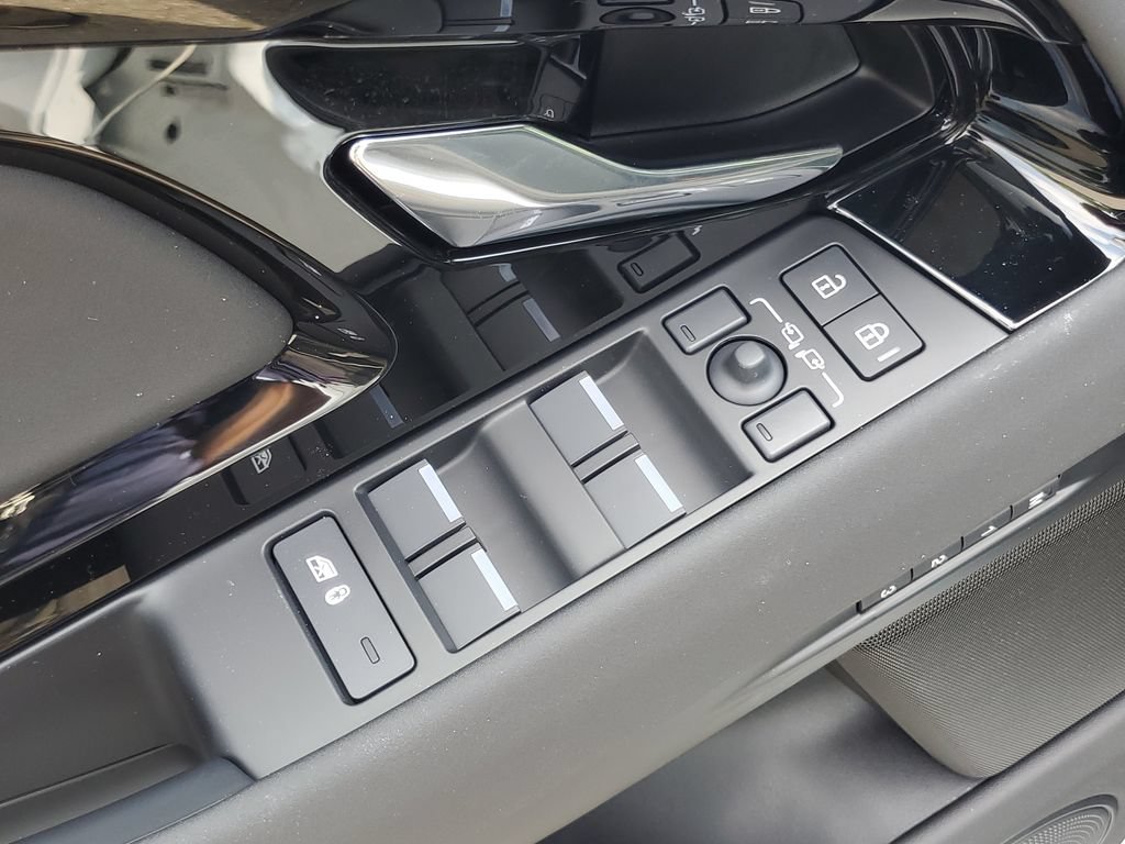 New 2026 Land Rover Range Rover Evoque S AWD/4WD image 9