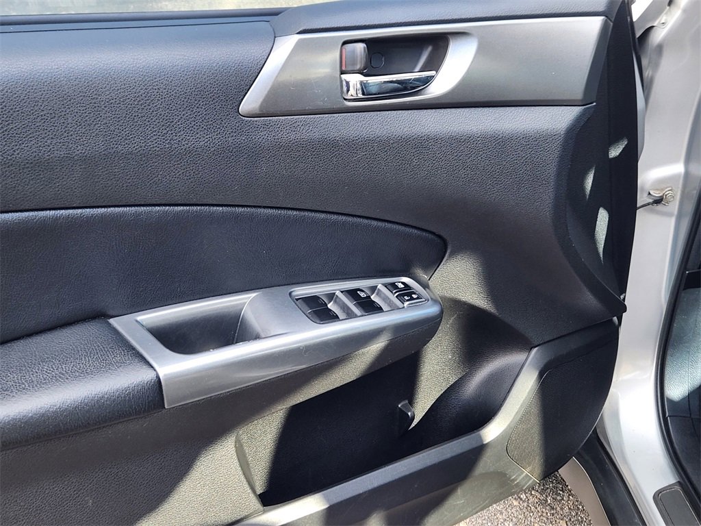 Used 2011 Subaru Forester 2.5X Premium image 10