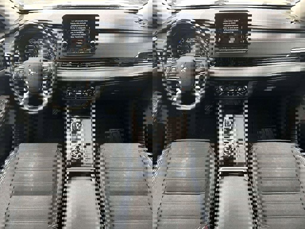 Used 2023 Mitsubishi Outlander SE image 13