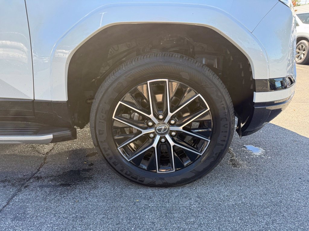 Used 2024 Lexus GX 550 w/ Accessory Package (2T) AWD/4WD image 30