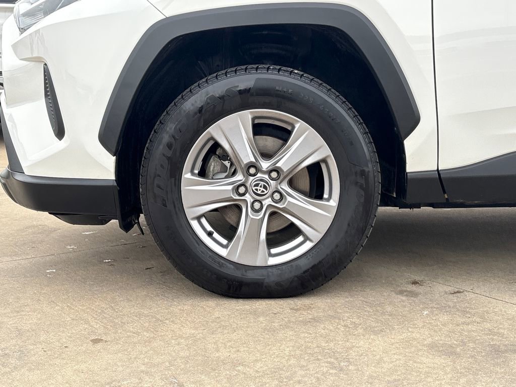 Used 2022 Toyota RAV4 XLE image 31