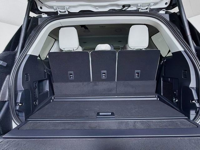 New 2026 Lincoln Navigator Premiere AWD/4WD image 30