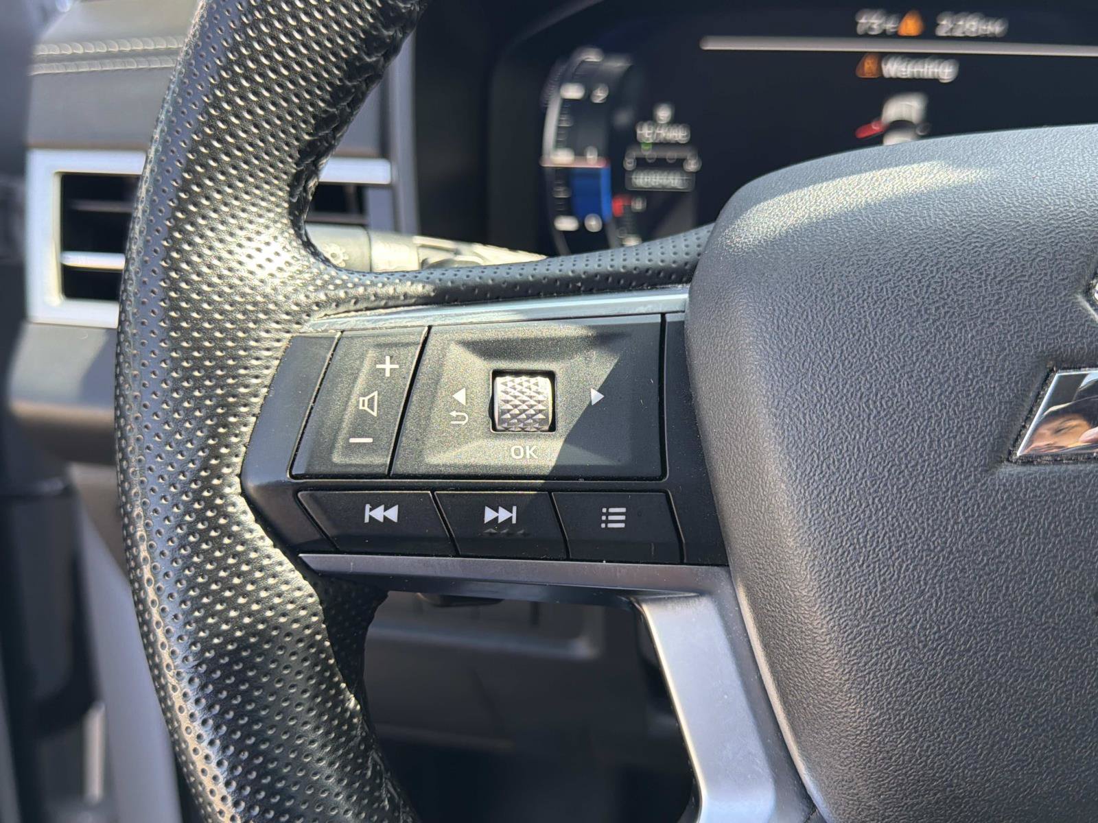 Used 2024 Mitsubishi Outlander Ralliart AWD/4WD image 19