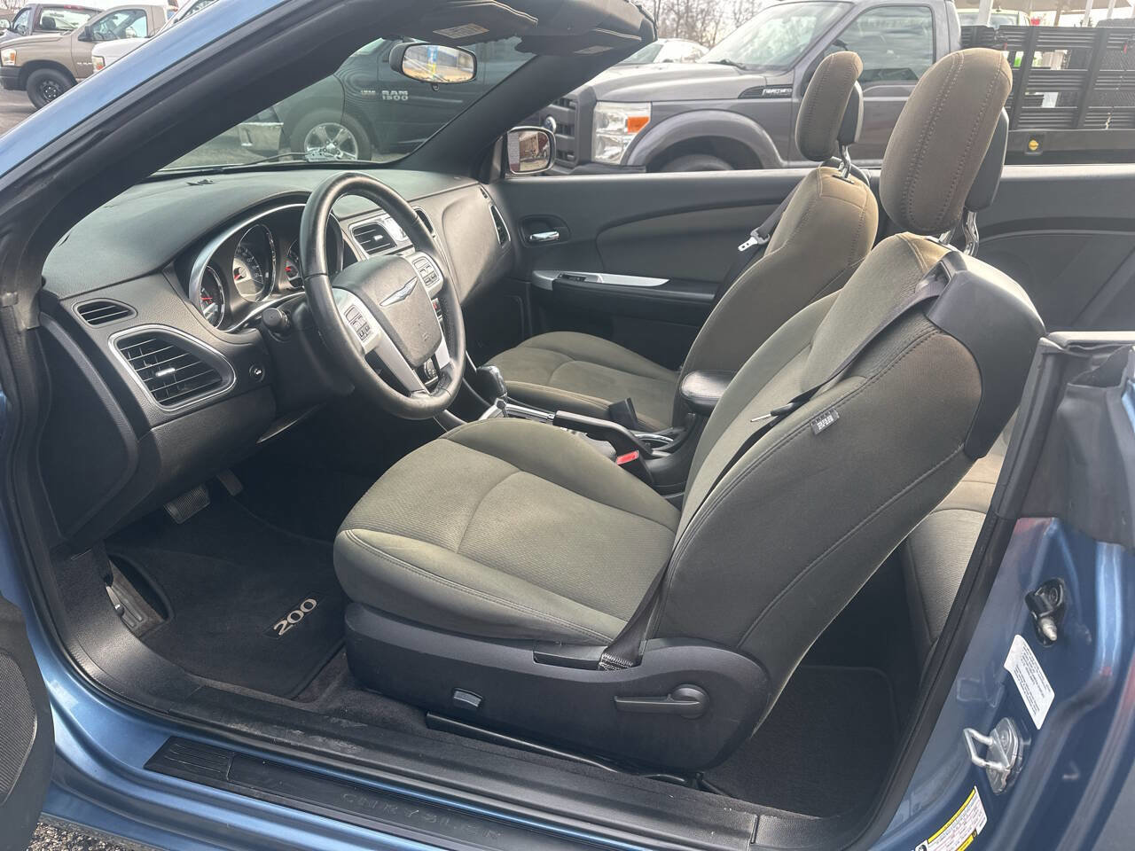 Used 2011 Chrysler 200 Touring image 12