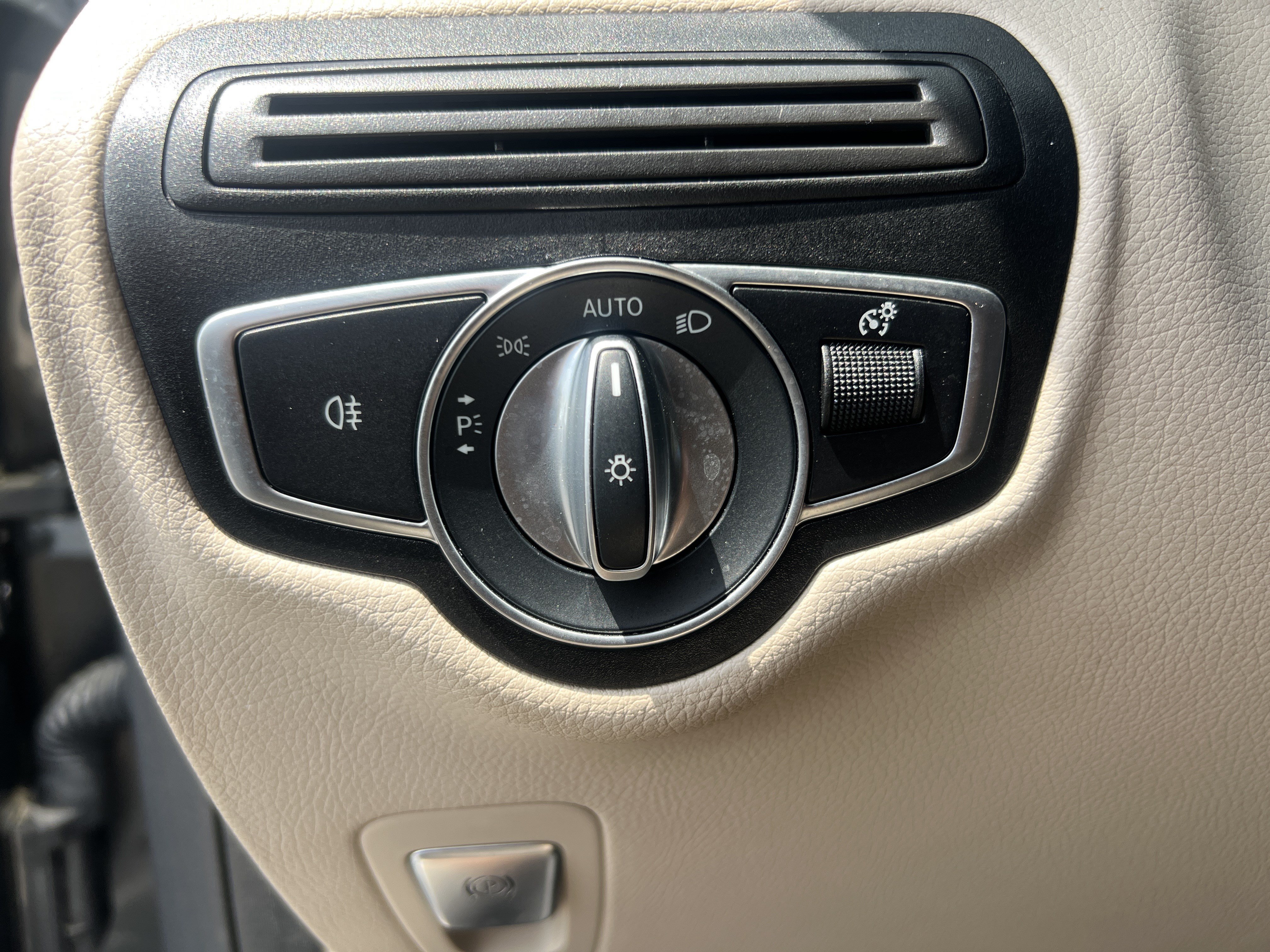 Certified 2022 Mercedes-Benz GLC 300 image 17