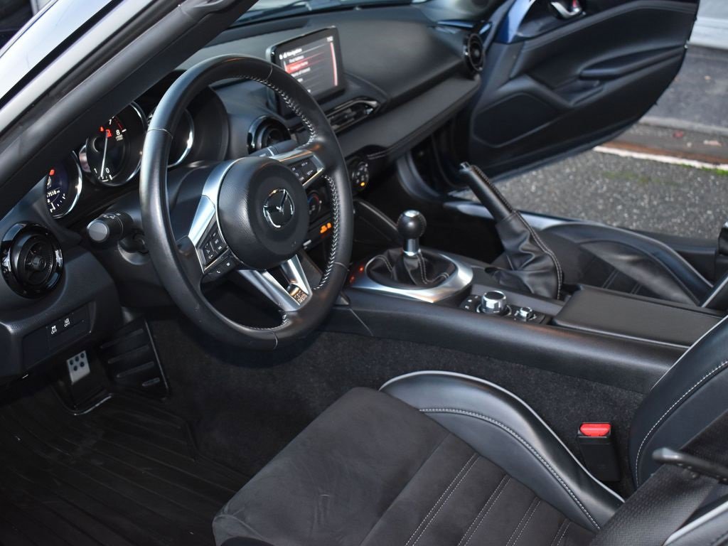 Used 2022 MAZDA MX-5 Miata Club w/ Interior Package image 11