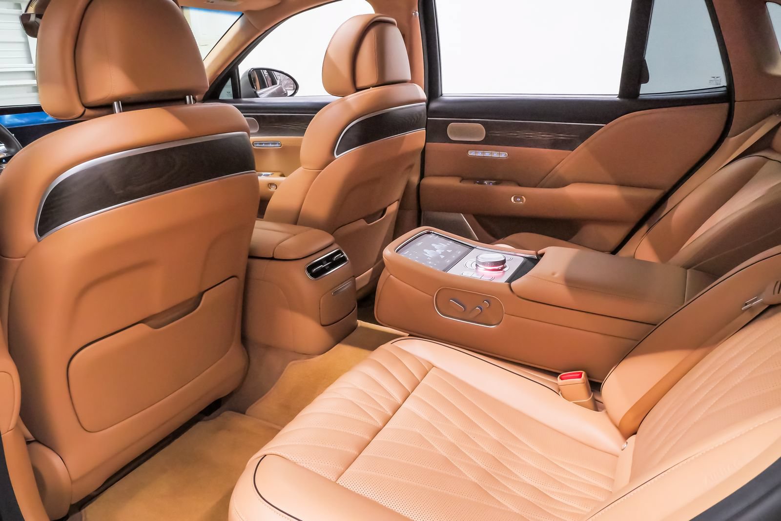 Certified 2023 Genesis G90 3.5T AWD/4WD image 11