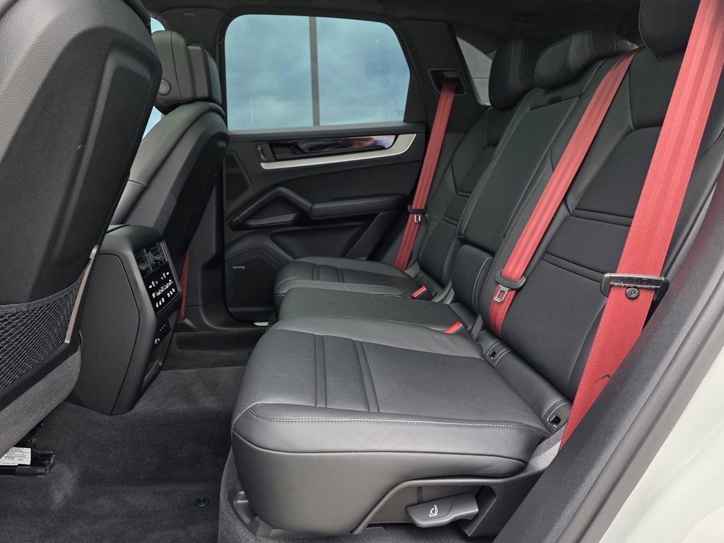 Certified 2025 Porsche Cayenne E-Hybrid image 17