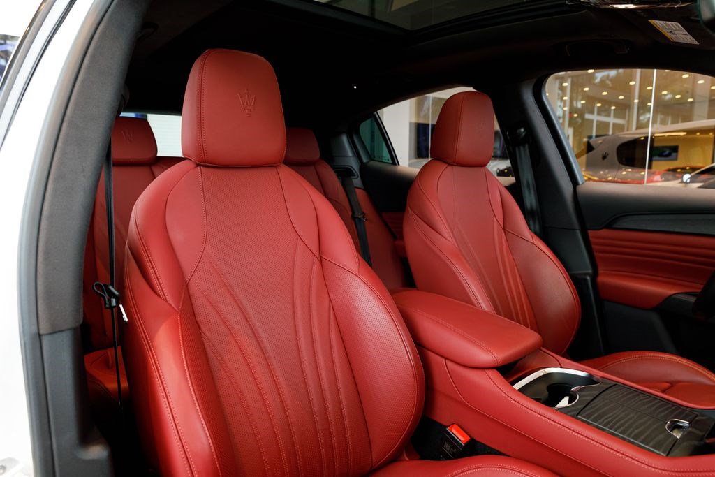Certified 2023 Maserati Grecale Modena AWD/4WD image 12
