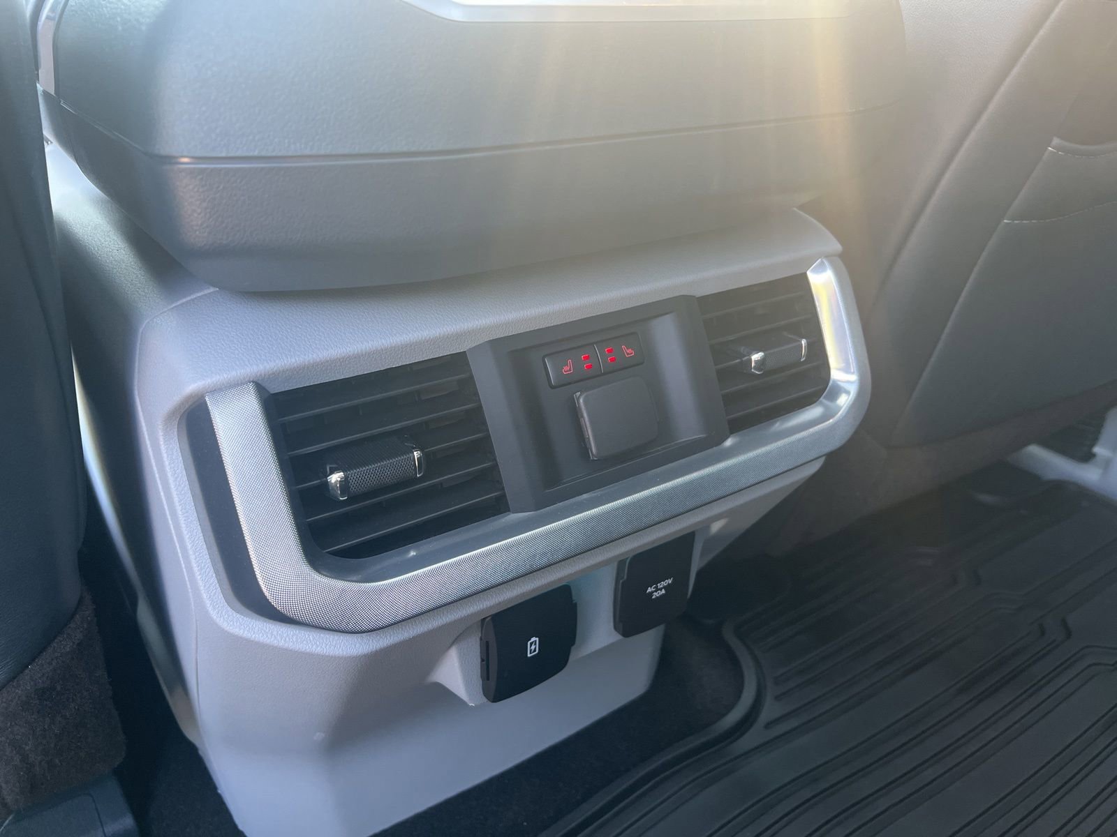 Used 2022 Ford F150 Limited image 13