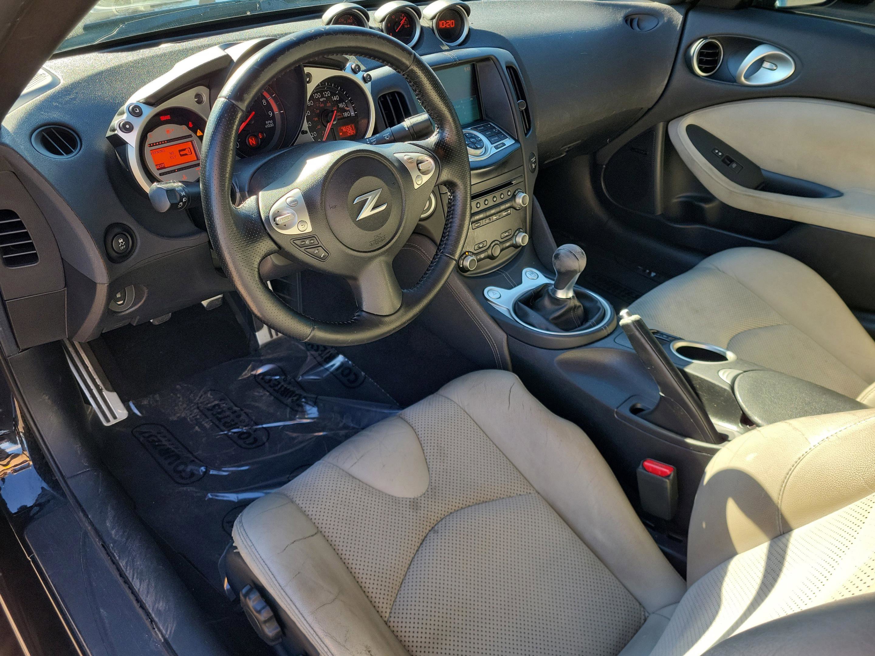 Used 2011 Nissan 370Z Touring w/ Sport Pkg image 15