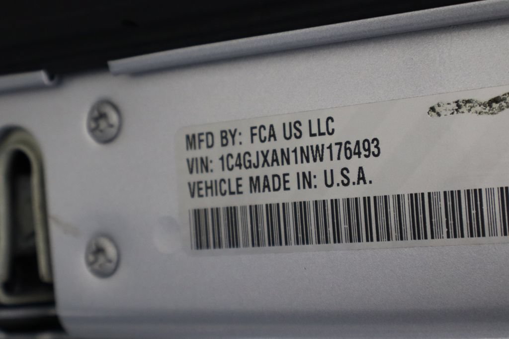 Used 2022 Jeep Wrangler Sport AWD/4WD image 40