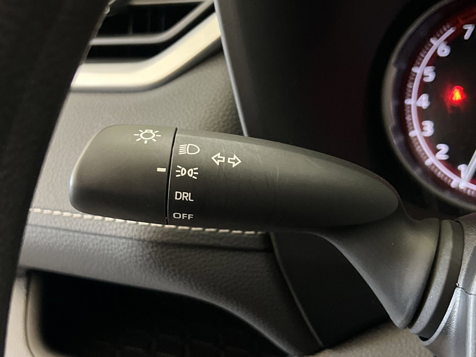 Used 2024 Toyota RAV4 LE AWD/4WD image 36