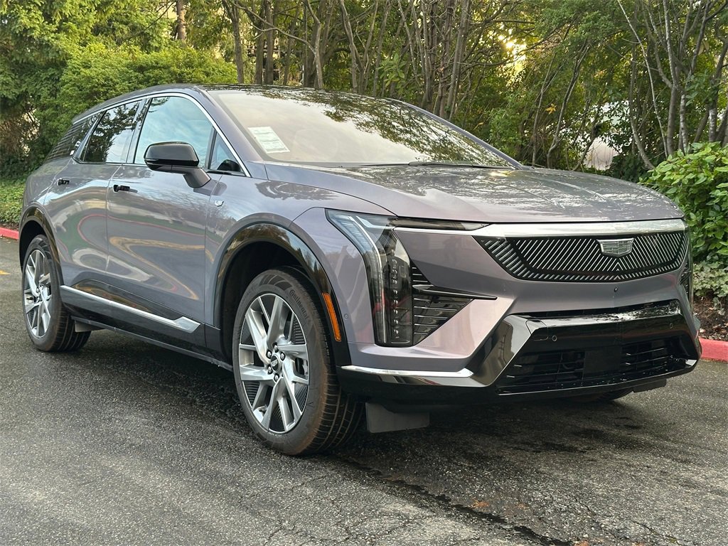 New 2026 Cadillac Optiq Luxury 2 image 7