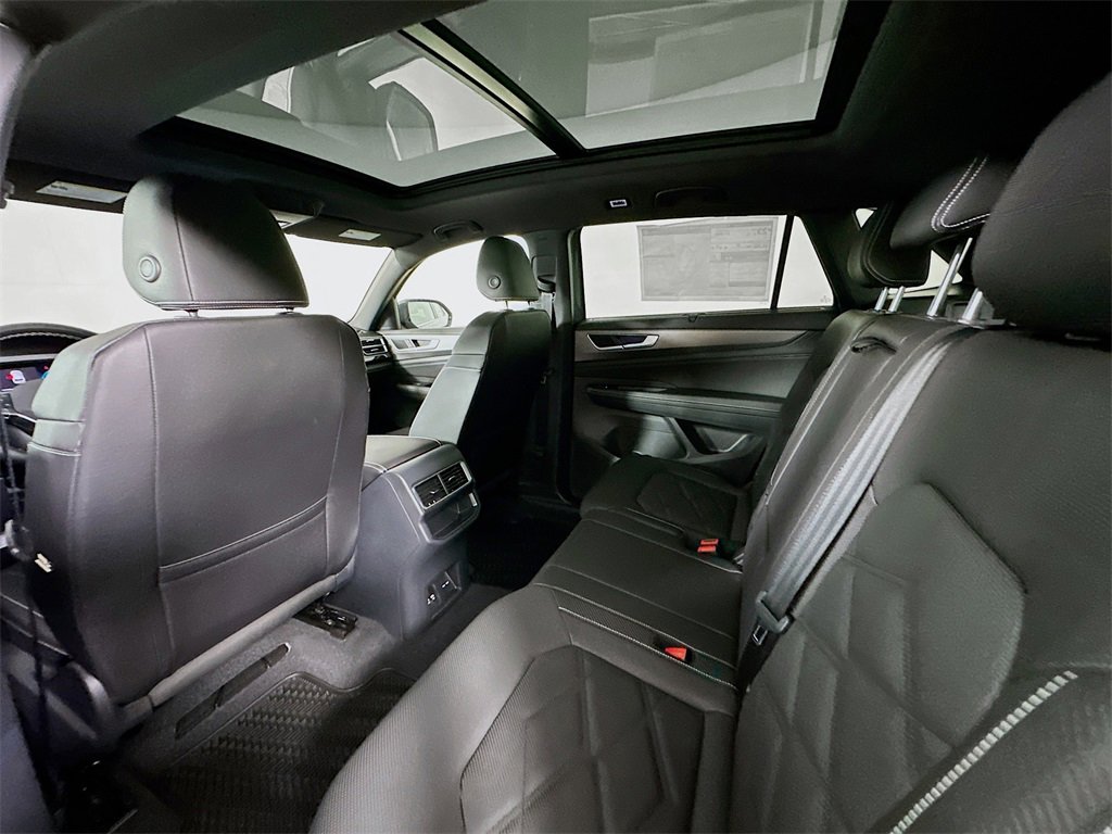 New 2025 Volkswagen Atlas Cross Sport SE image 4
