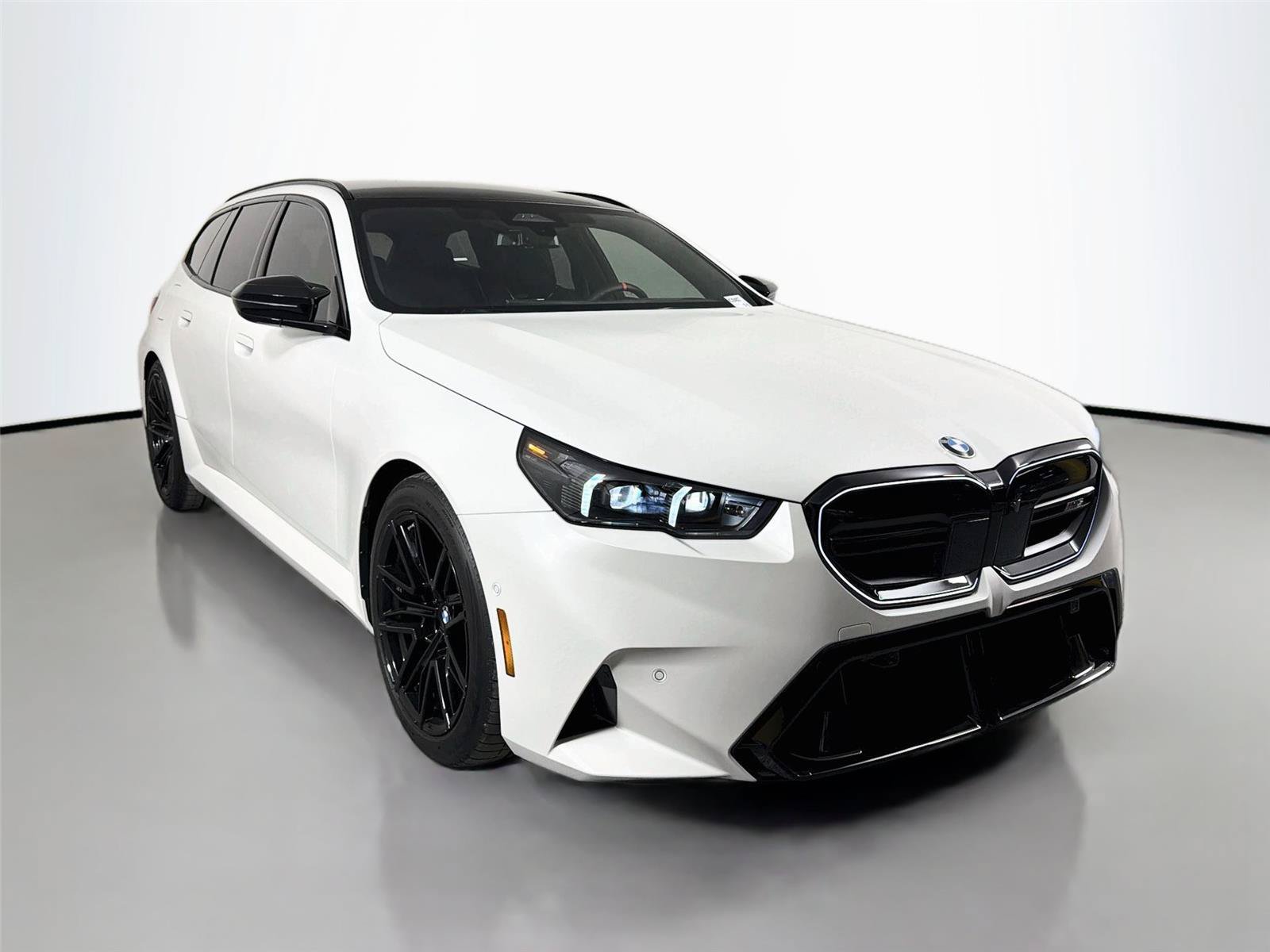 New 2027 BMW M5 Touring AWD/4WD image 3