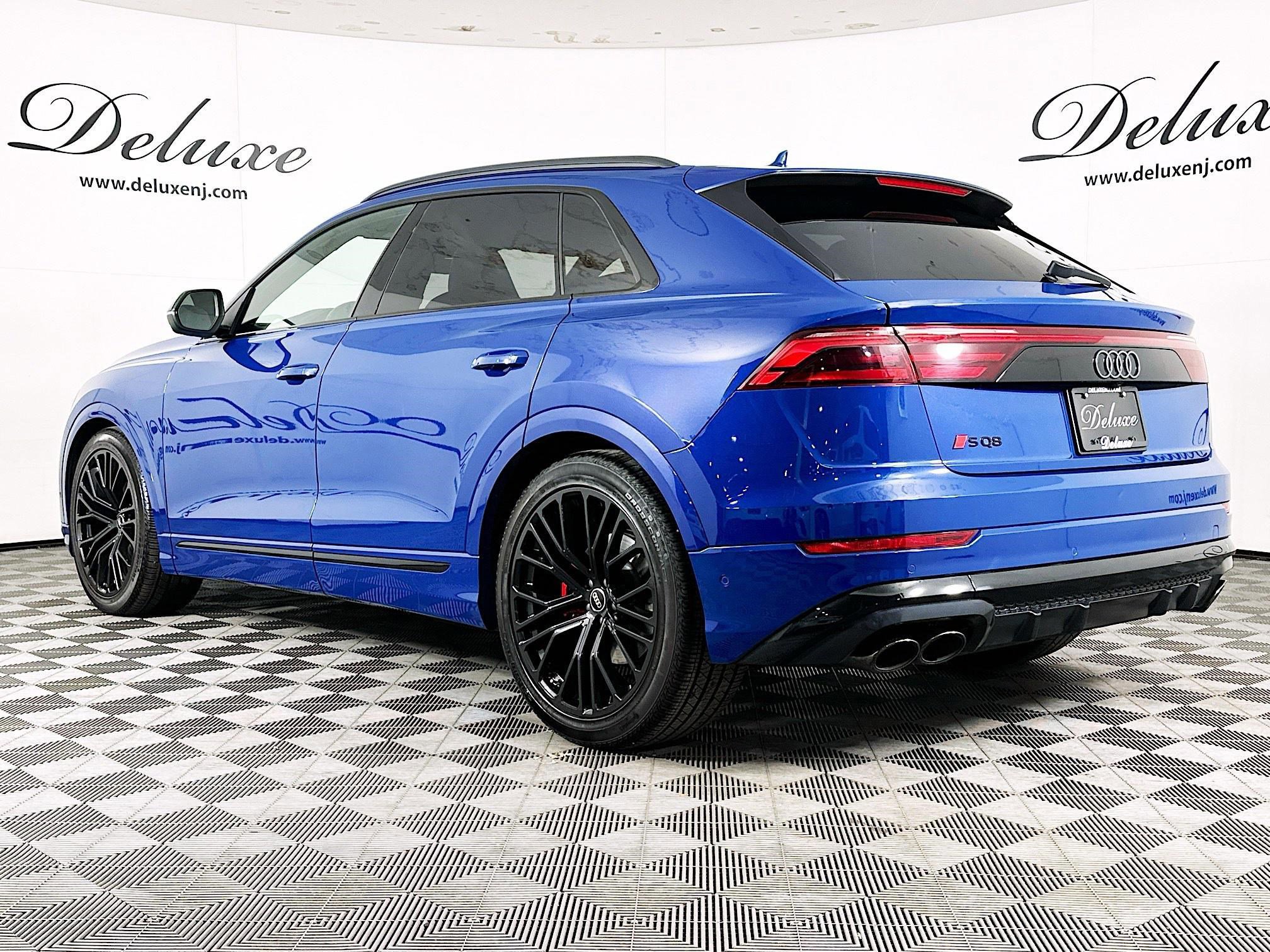 Used 2024 Audi SQ8 Premium Plus w/ S Sport Package image 4