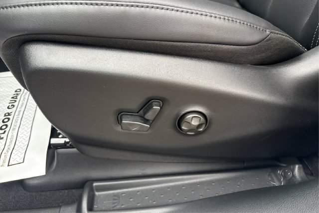New 2027 Chrysler Pacifica LX FWD image 18