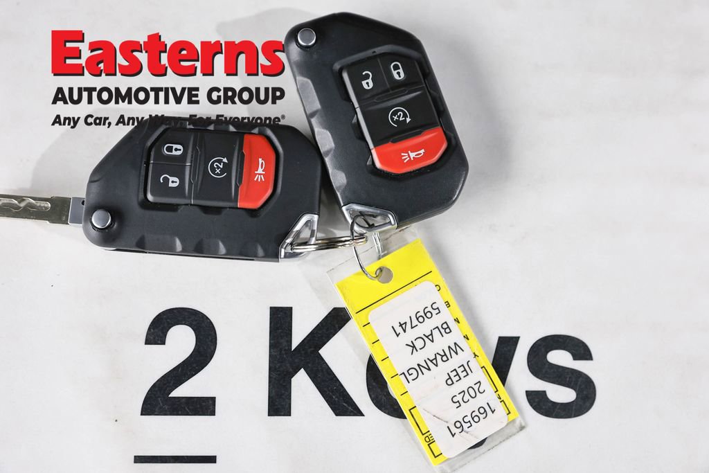 Used 2025 Jeep Wrangler Unlimited Sahara w/ Safety Group image 25