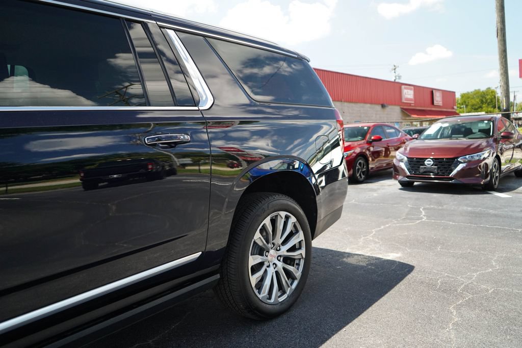 Used 2021 GMC Yukon XL Denali w/ Denali Premium Package AWD/4WD image 25