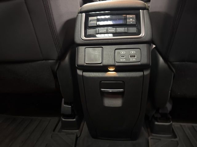 Used 2024 Subaru Ascent Onyx Edition image 14