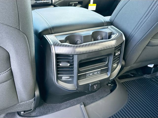 New 2026 RAM 1500 4x4 Crew Cab image 18