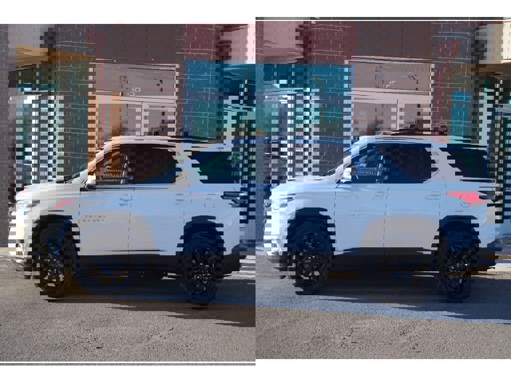 Used 2019 Chevrolet Traverse LT w/ LPO, Black Accent Package image 5