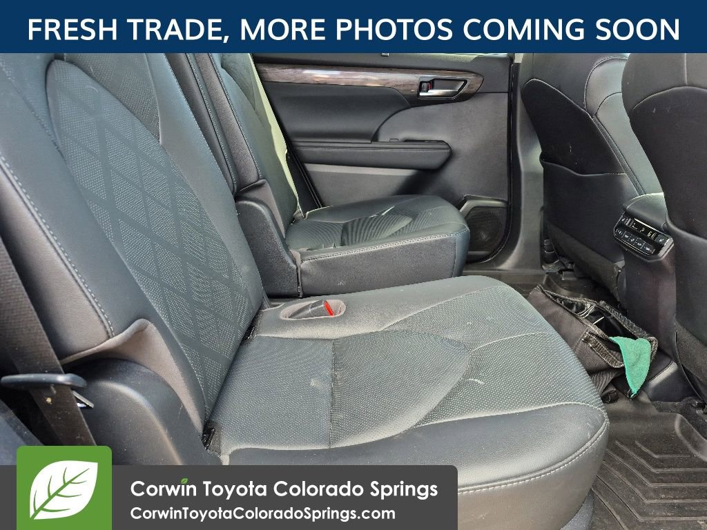 Used 2020 Toyota Highlander Platinum AWD/4WD image 10