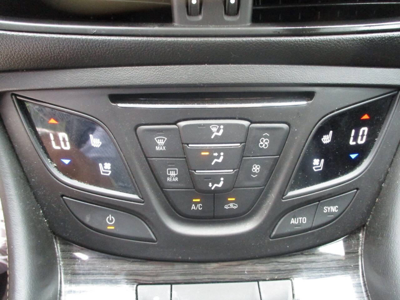 Used 2016 Buick Envision Premium w/ Driver Confidence Package AWD/4WD image 12