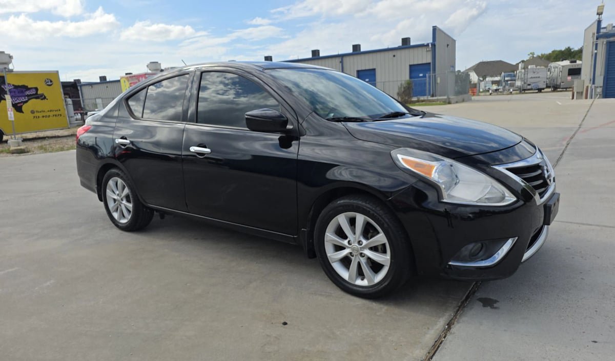Used 2015 Nissan Versa w/ SL Tech Package FWD image 36
