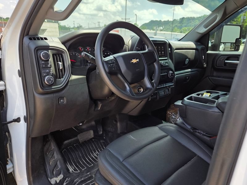 Used 2023 Chevrolet Silverado 1500 W/T w/ WT Value Package AWD/4WD image 9