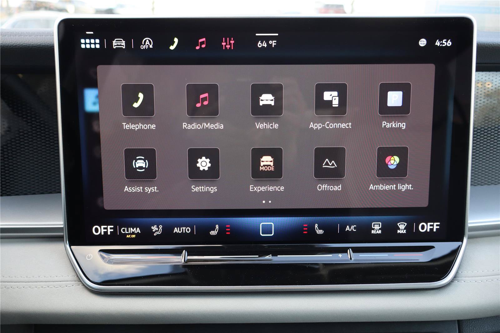 New 2026 Volkswagen Tiguan SE AWD/4WD image 17