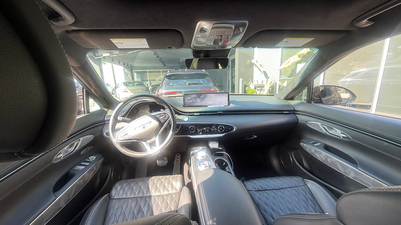 Used 2023 Genesis GV70 3.5T Sport w/ Sport Advanced Package AWD/4WD image 5