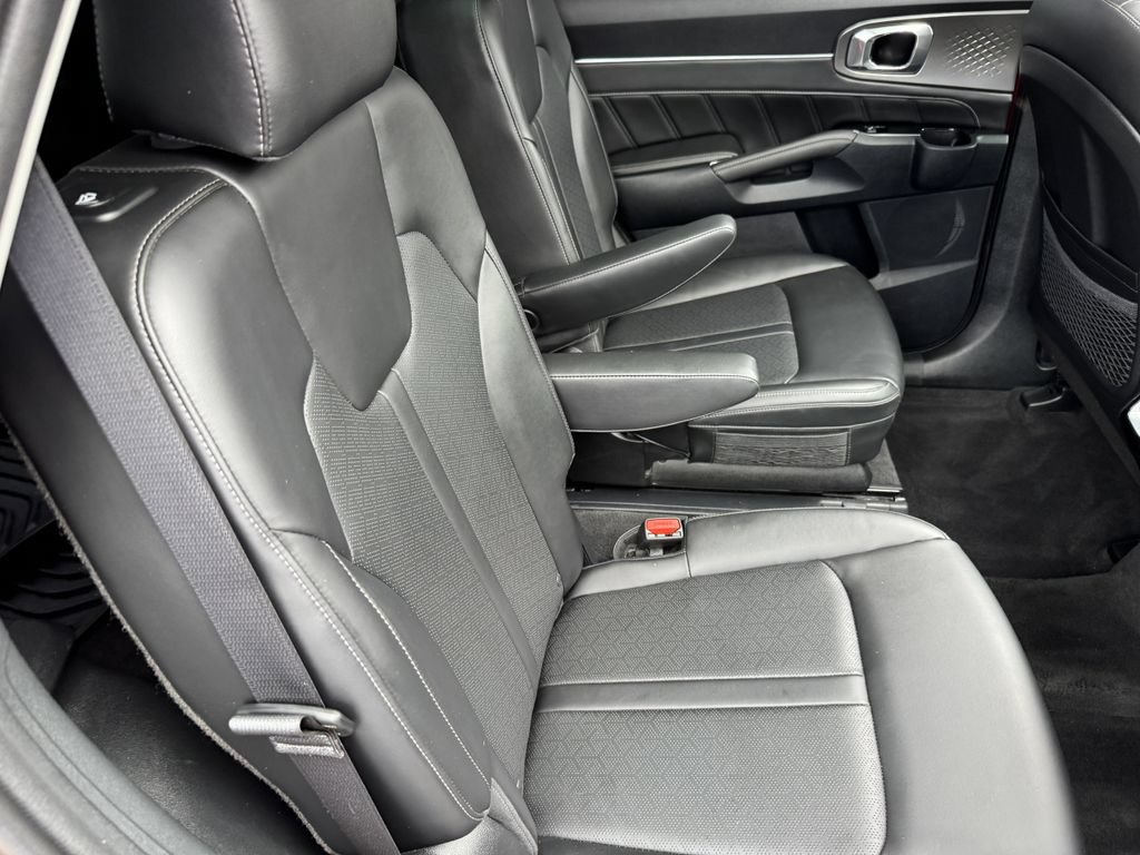 Used 2023 Kia Sorento SX AWD/4WD image 27