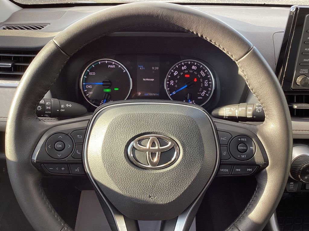 Used 2022 Toyota RAV4 XLE Premium AWD/4WD image 28
