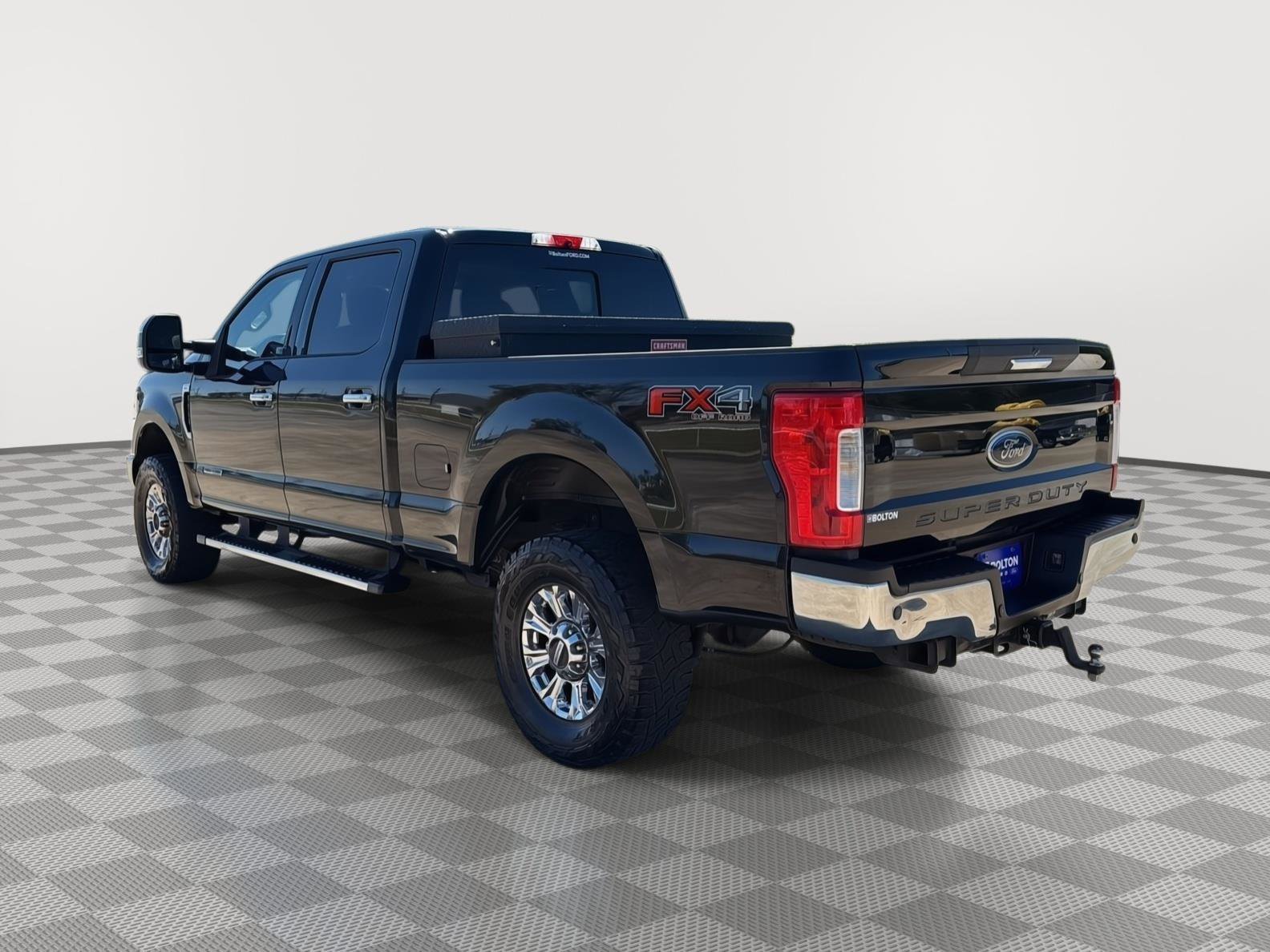 Used 2019 Ford F250 XLT w/ XLT Premium Package image 3